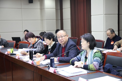 区政协十四届一次会议分组讨论